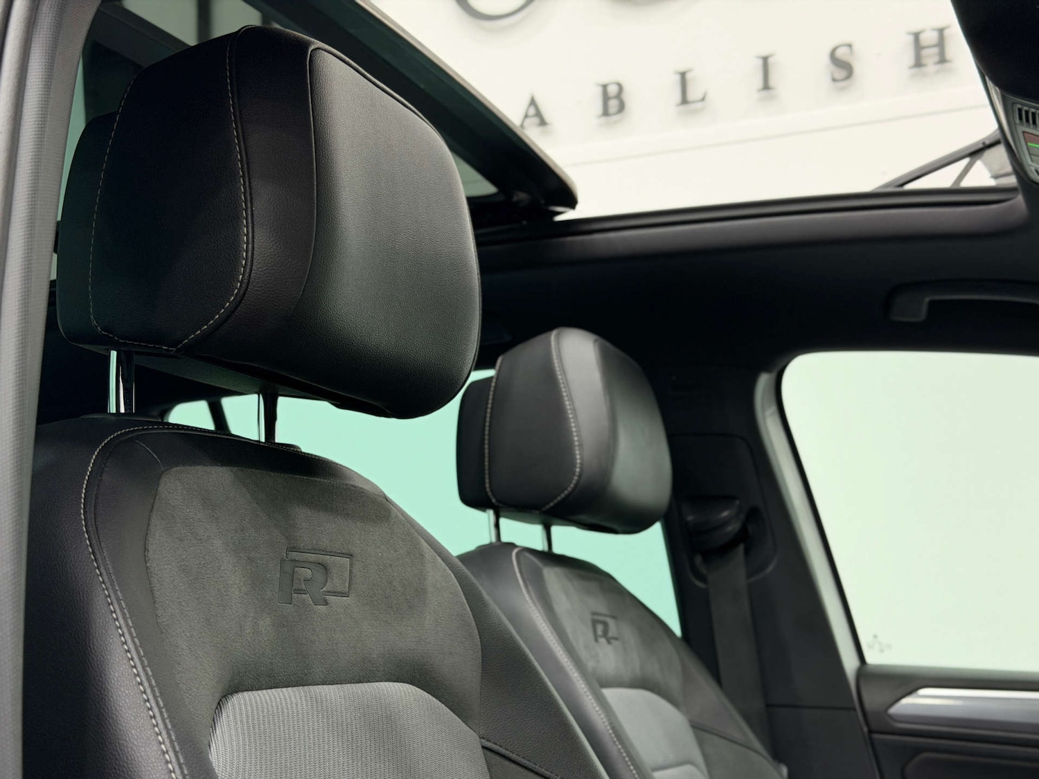 Used Volkswagen Tiguan 2020 for sale - 76330101: Photo 38