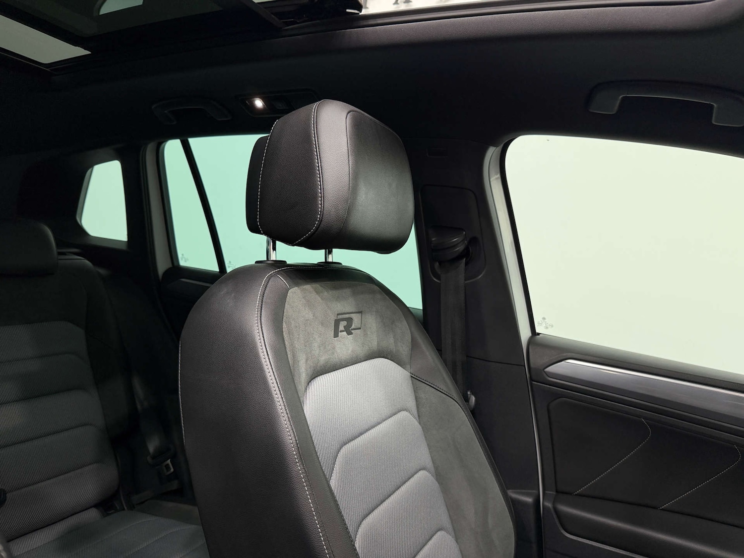 Used Volkswagen Tiguan 2020 for sale - 76330101: Photo 39