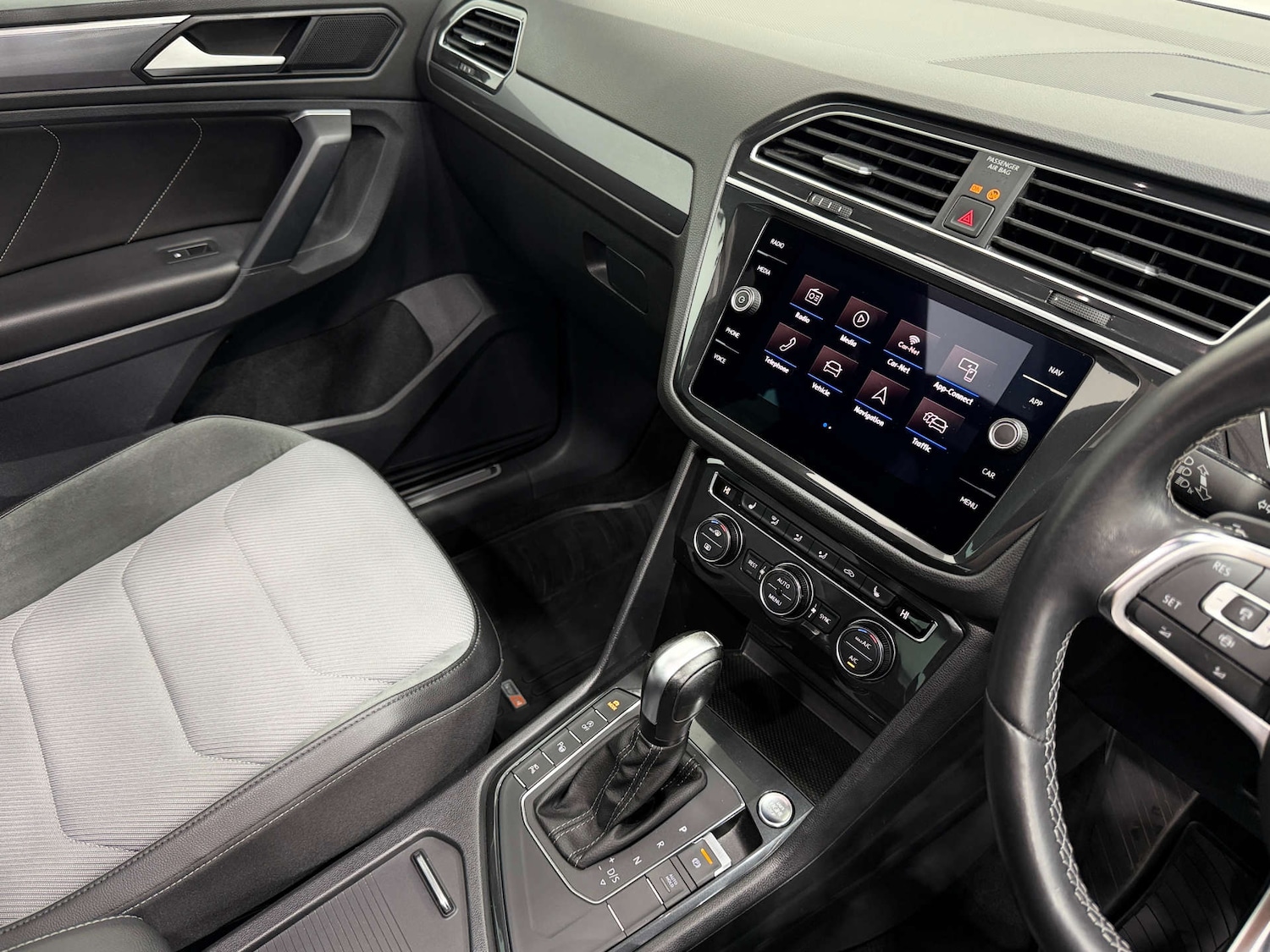 Used Volkswagen Tiguan 2020 for sale - 76330101: Photo 41