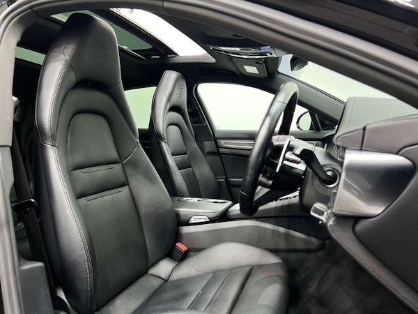 Used Porsche Panamera 2022 for sale - 76206217: Photo 2