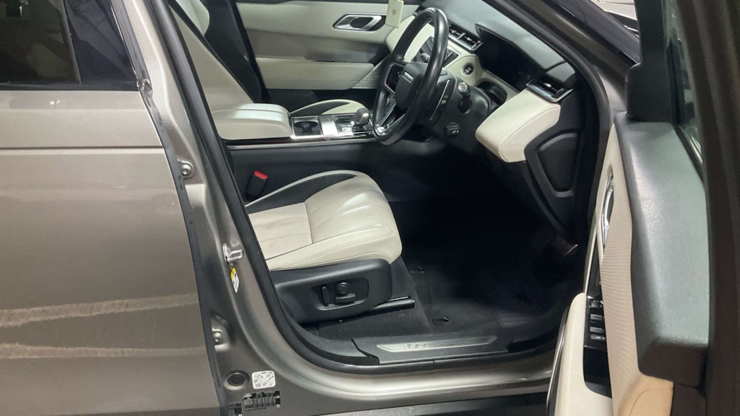 Used Land Rover Range Rover Velar 2021 for sale - 77022489: Photo 2