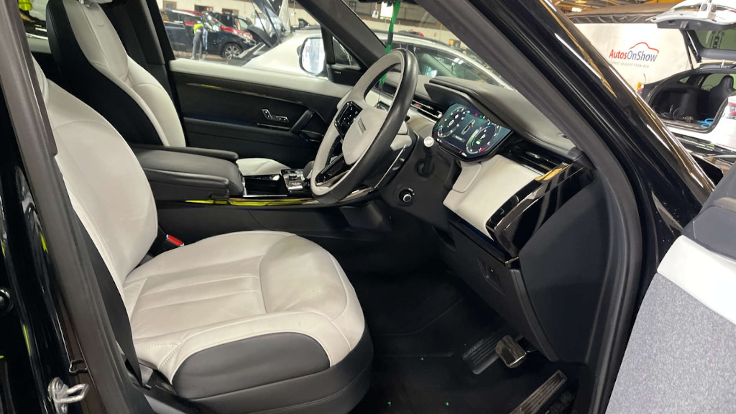 Used Land Rover Range Rover Sport 2023 for sale - 78201068: Photo 2