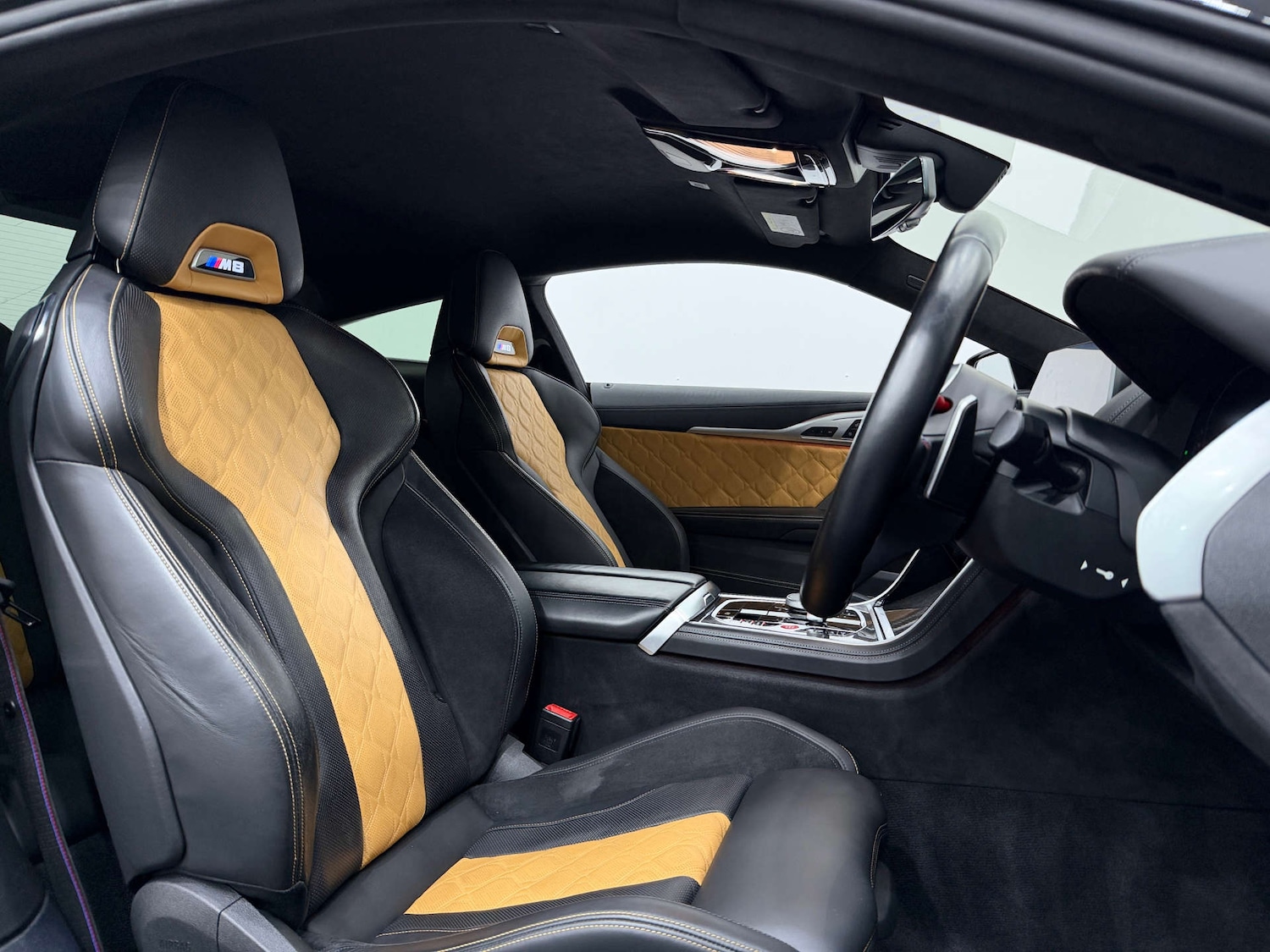 Used BMW M8 2021 for sale - 77833859: Photo 2