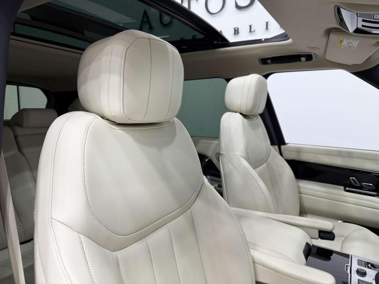 Used Land Rover Range Rover 2023 for sale - 77833952: Photo 38