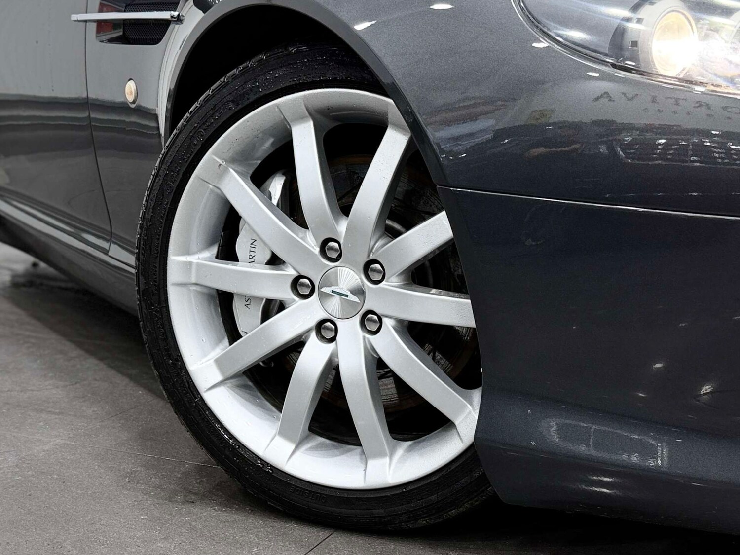 Used Aston Martin DB9 2004 for sale - 77833846: Photo 13