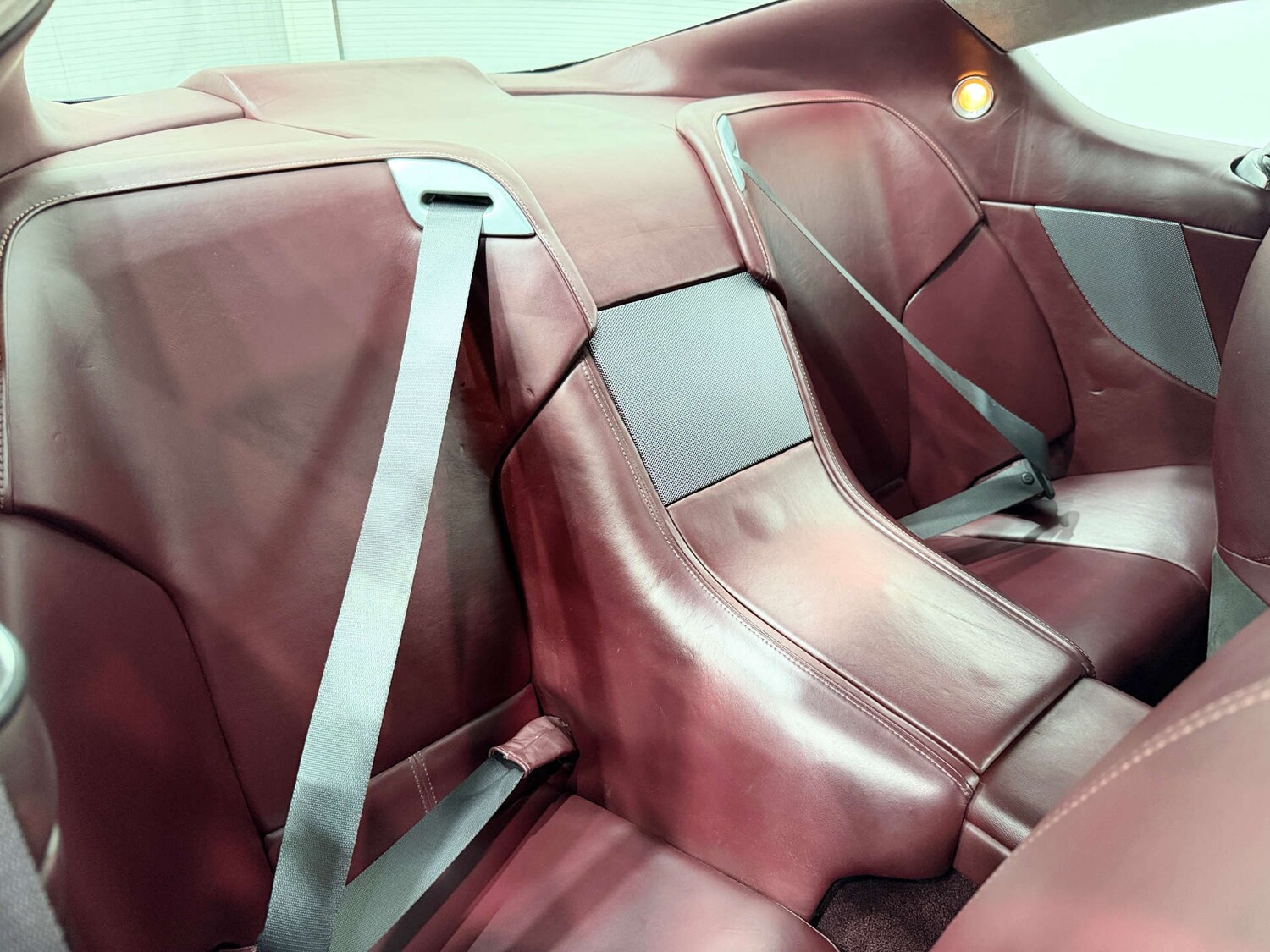 Used Aston Martin DB9 2004 for sale - 77833846: Photo 16