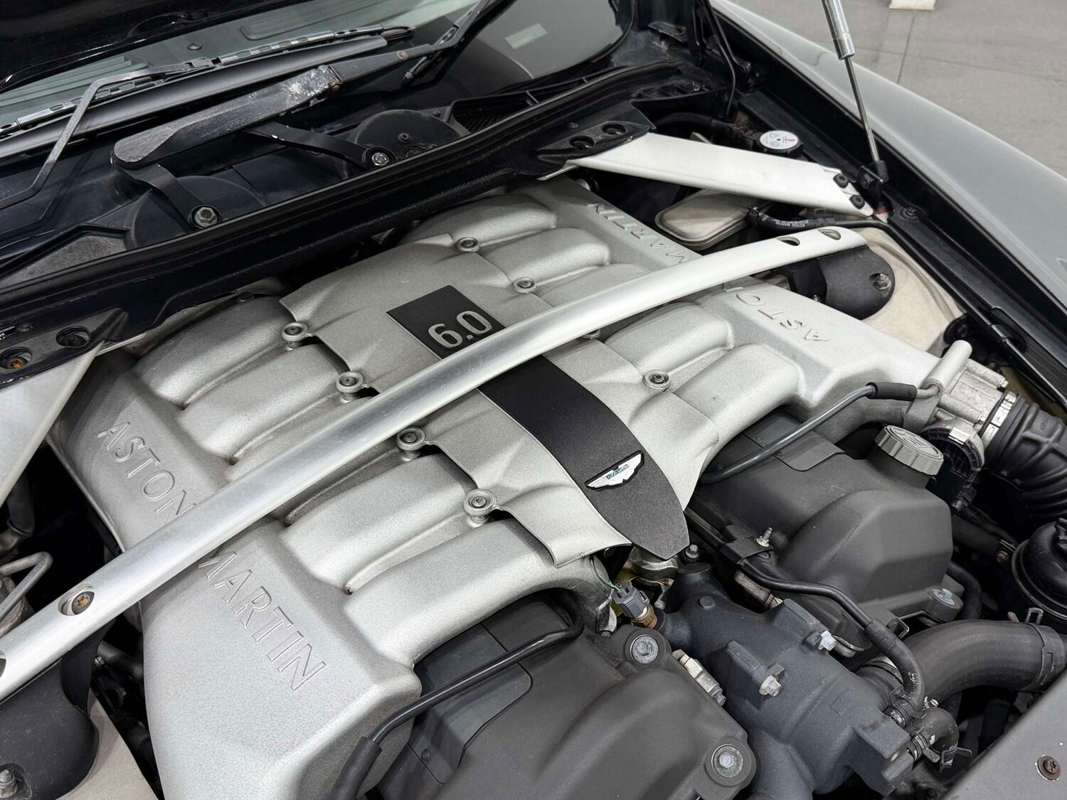 Used Aston Martin DB9 2004 for sale - 77833846: Photo 28