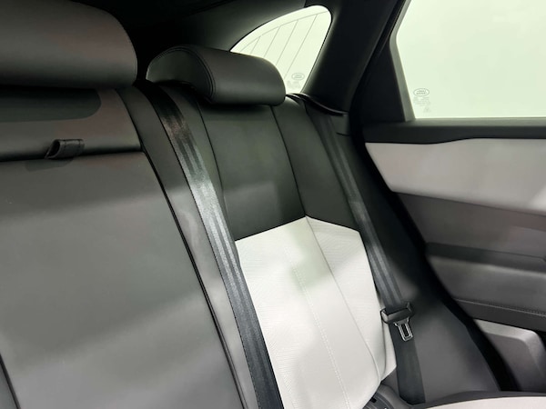 Used Land Rover Range Rover Velar 2023 for sale - 76277637: Photo 16