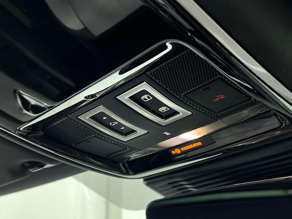 Used Land Rover Range Rover Velar 2023 for sale - 76277637: Photo 34