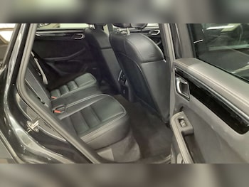 Used Porsche Macan 2021 for sale - 79420740: Photo
