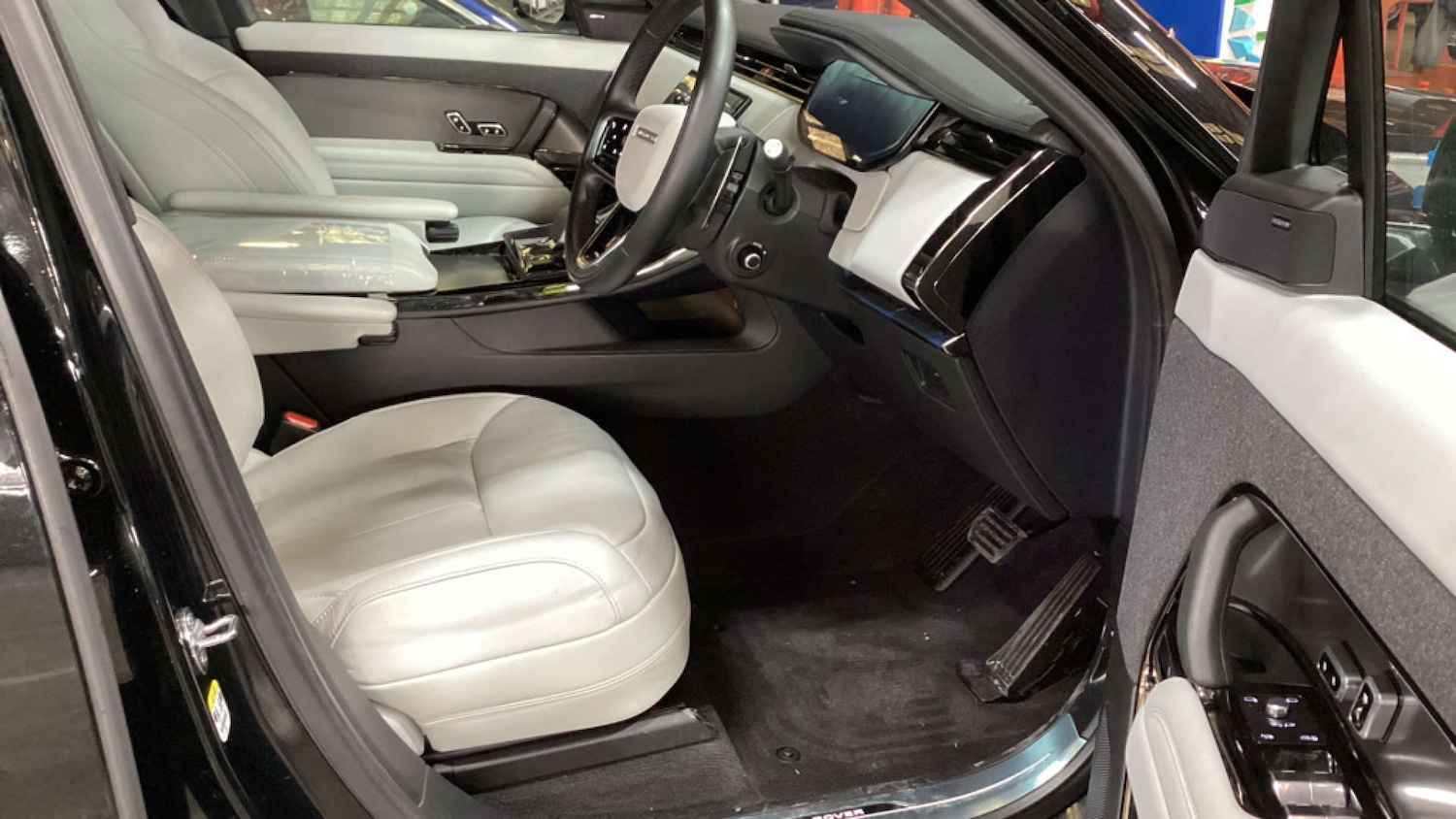 Used Land Rover Range Rover Sport 2025 for sale - 77531899: Photo 3