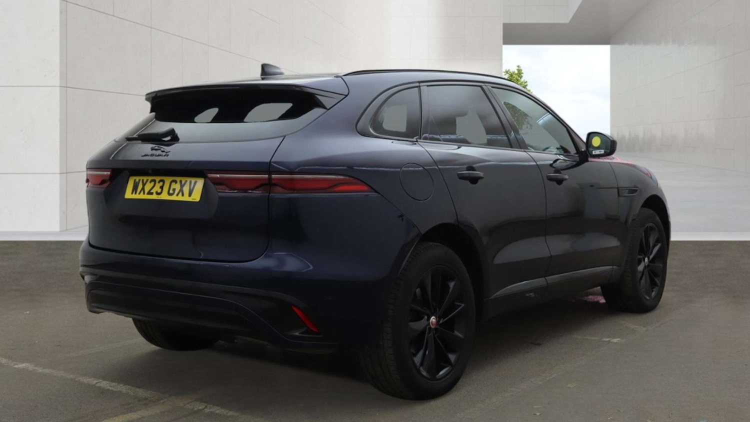 Used Jaguar F-Pace 2023 for sale - 78201074: Photo 4