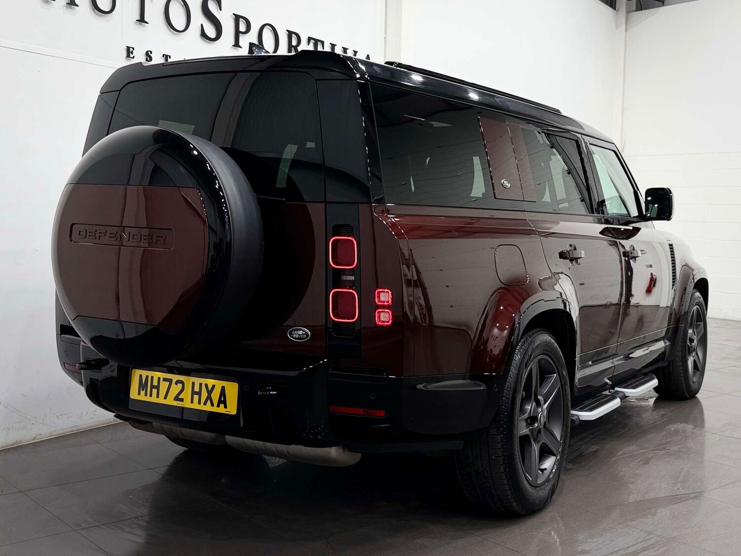 Used Land Rover Defender 2023 for sale - 77920638: Photo 6
