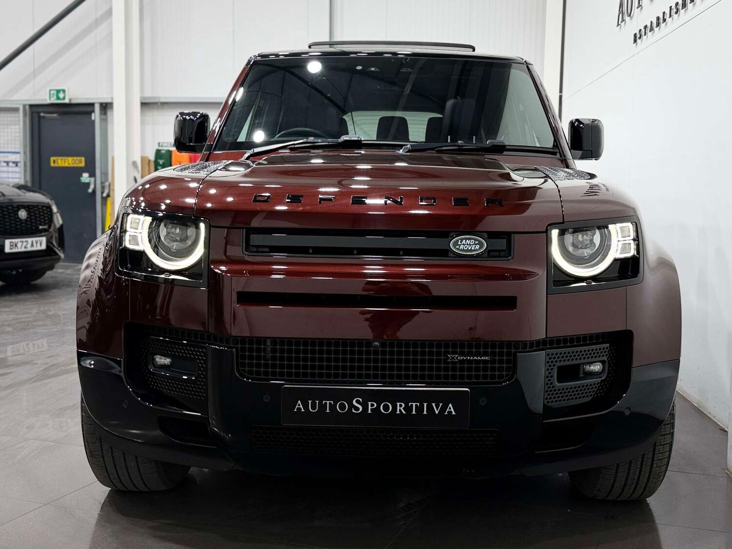 Used Land Rover Defender 2023 for sale - 77920638: Photo 8