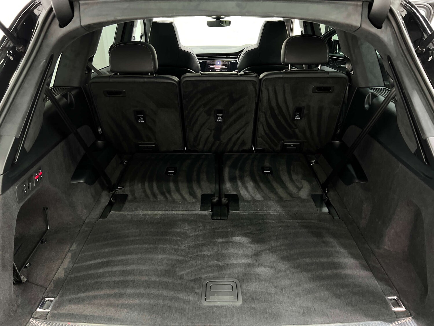 Used Audi Q7 2023 for sale - 76068167: Photo 30