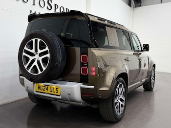 Used Land Rover Defender 2024 for sale - 79101631: Photo