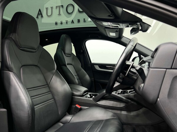 Used Porsche Cayenne 2023 for sale - 76144412: Photo 2