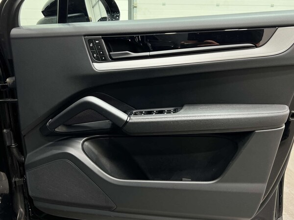 Used Porsche Cayenne 2023 for sale - 76144412: Photo 43