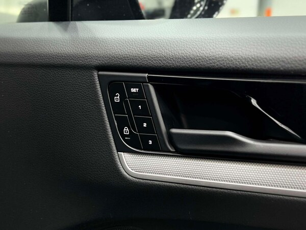 Used Porsche Cayenne 2023 for sale - 76144412: Photo 44