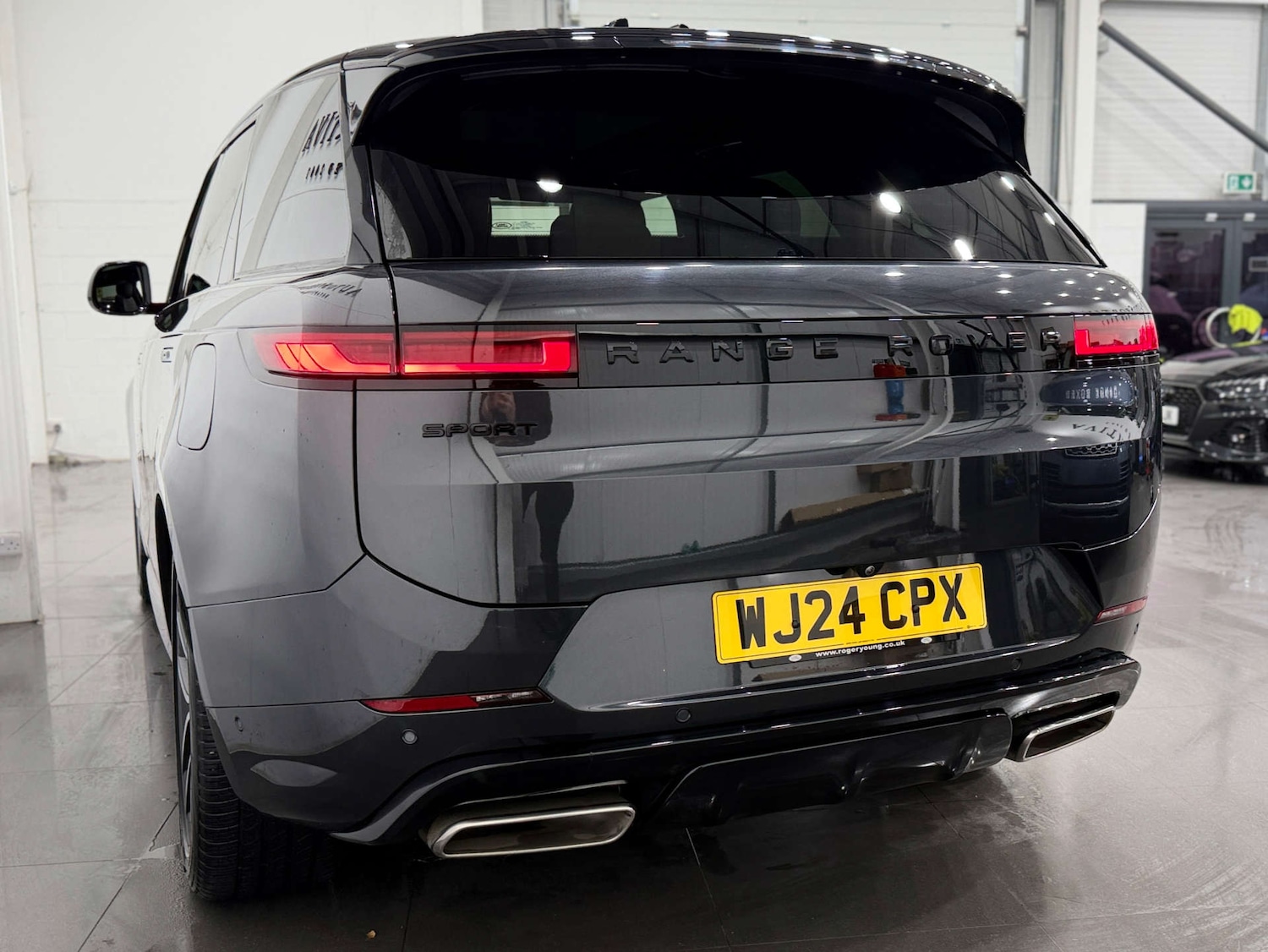 Used Land Rover Range Rover Sport 2024 for sale - 77833908: Photo 11