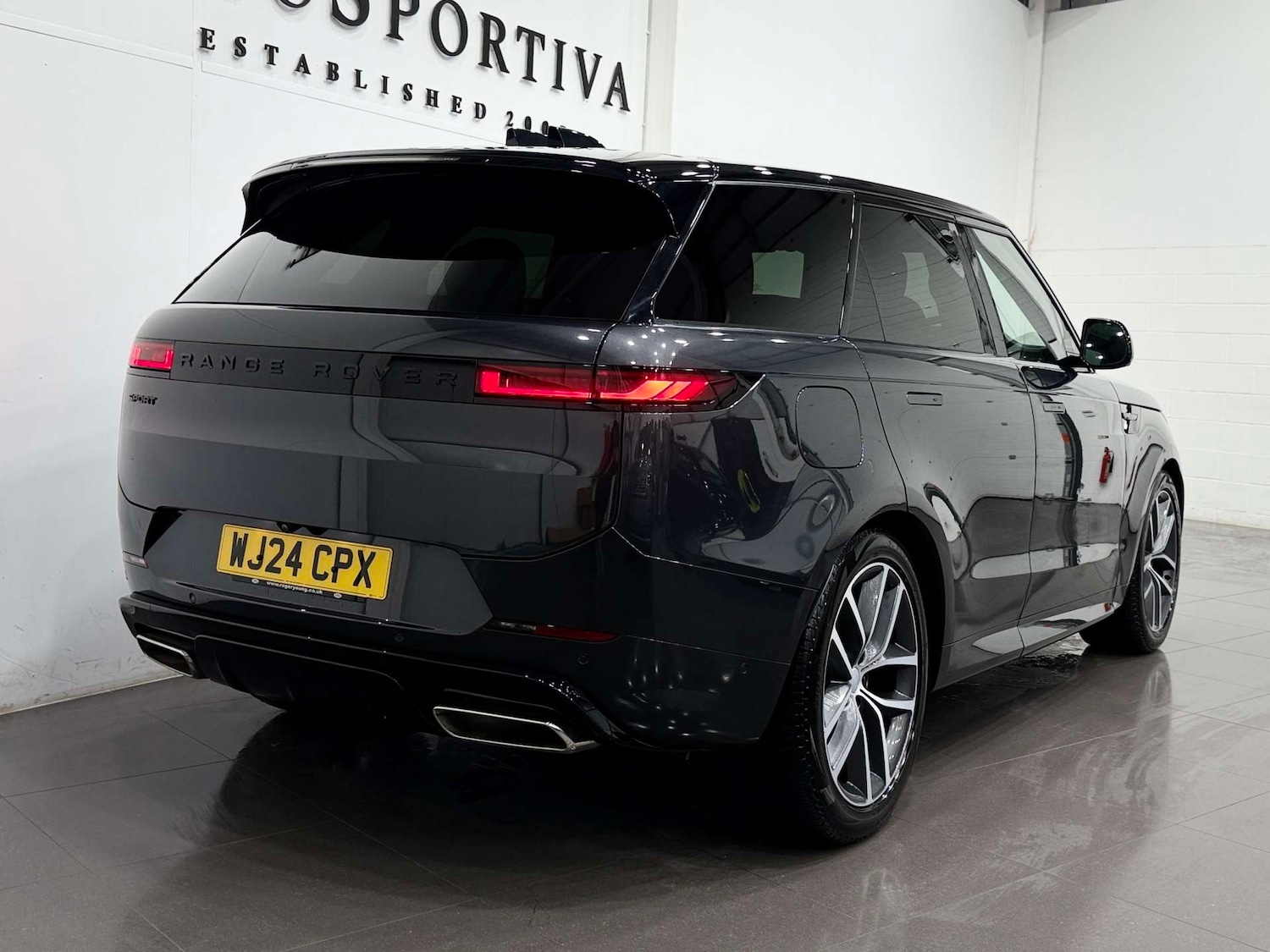 Used Land Rover Range Rover Sport 2024 for sale - 77833908: Photo 6