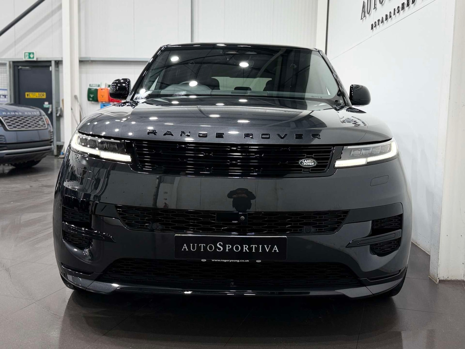 Used Land Rover Range Rover Sport 2024 for sale - 77833908: Photo 9