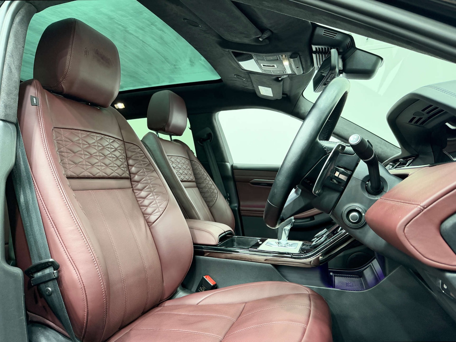 Used Land Rover Range Rover Evoque 2023 for sale - 76737893: Photo 2