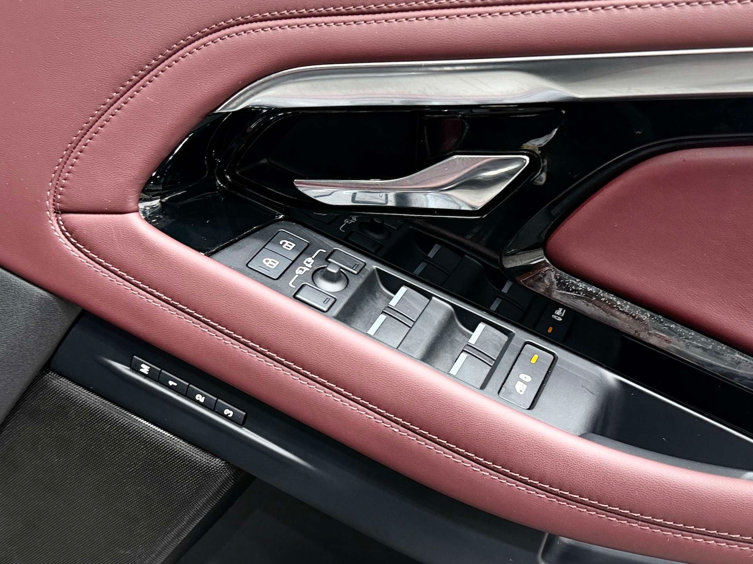 Used Land Rover Range Rover Evoque 2023 for sale - 76737893: Photo 38