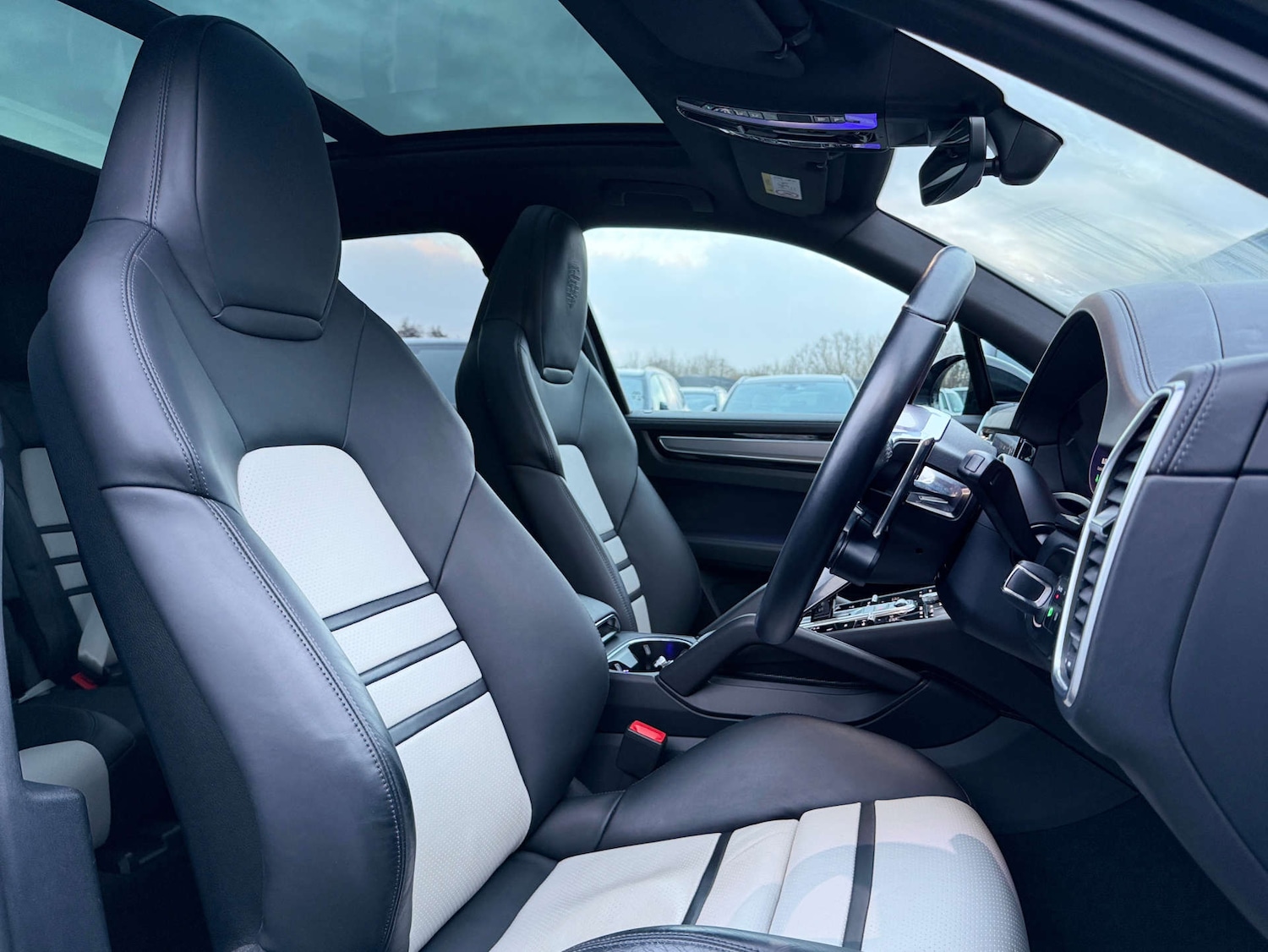 Used Porsche Cayenne 2023 for sale - 77366827: Photo 2