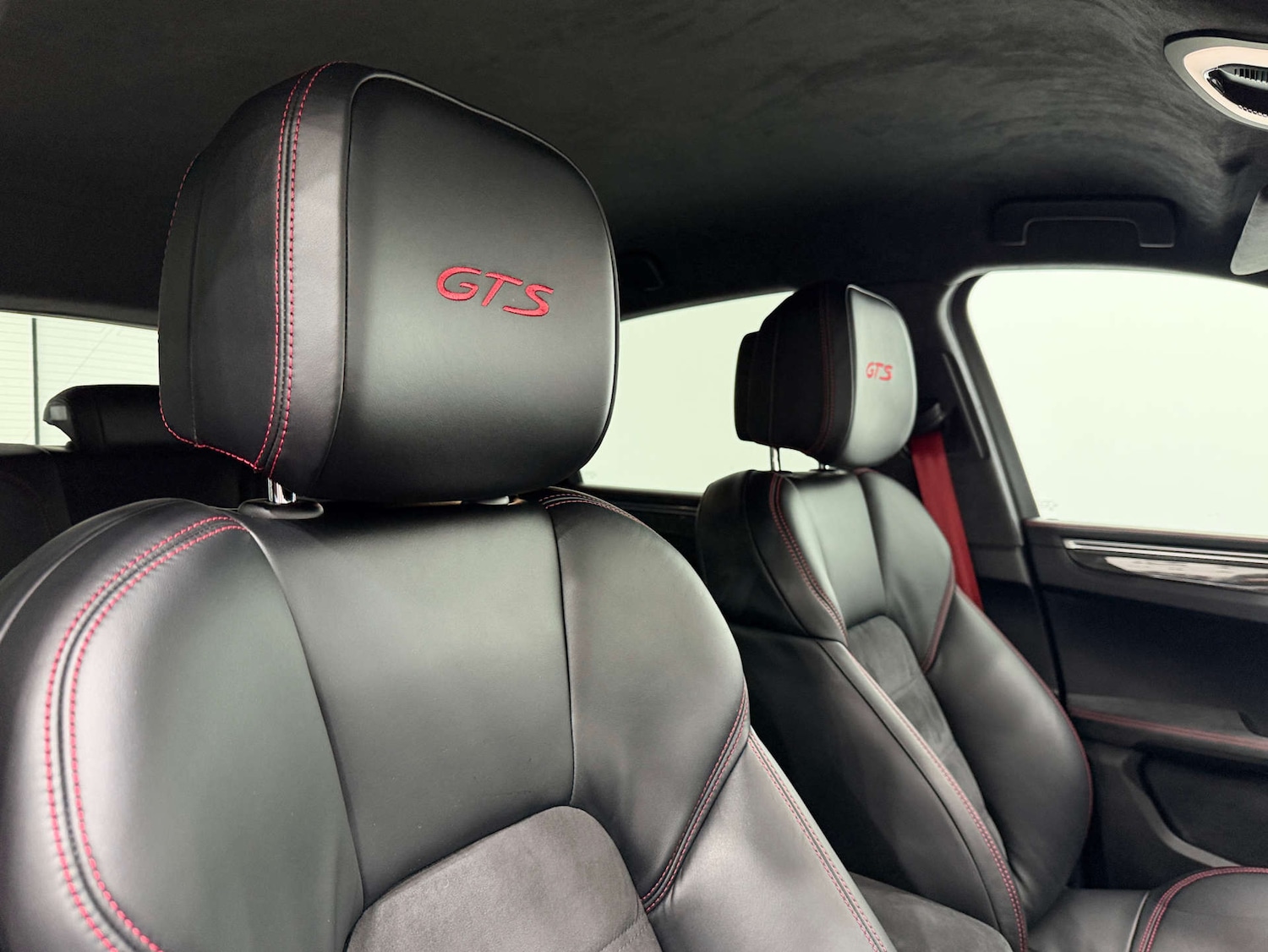 Used Porsche Macan 2020 for sale - 77833888: Photo 45