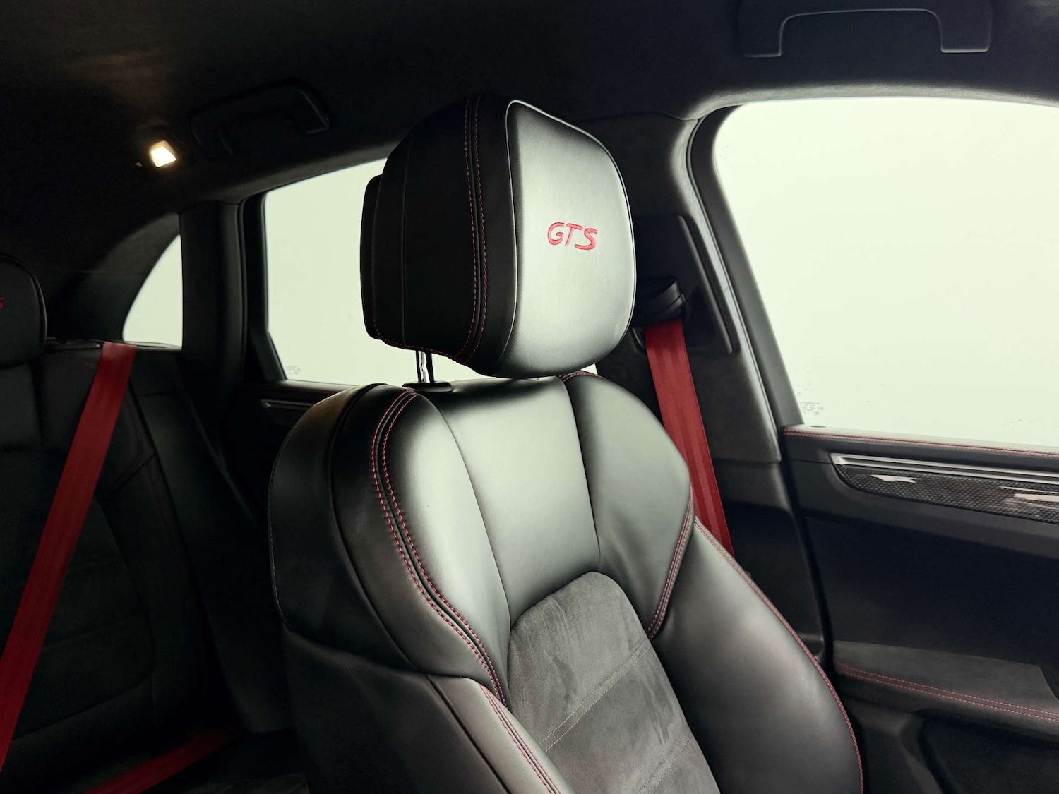 Used Porsche Macan 2020 for sale - 77833888: Photo 46