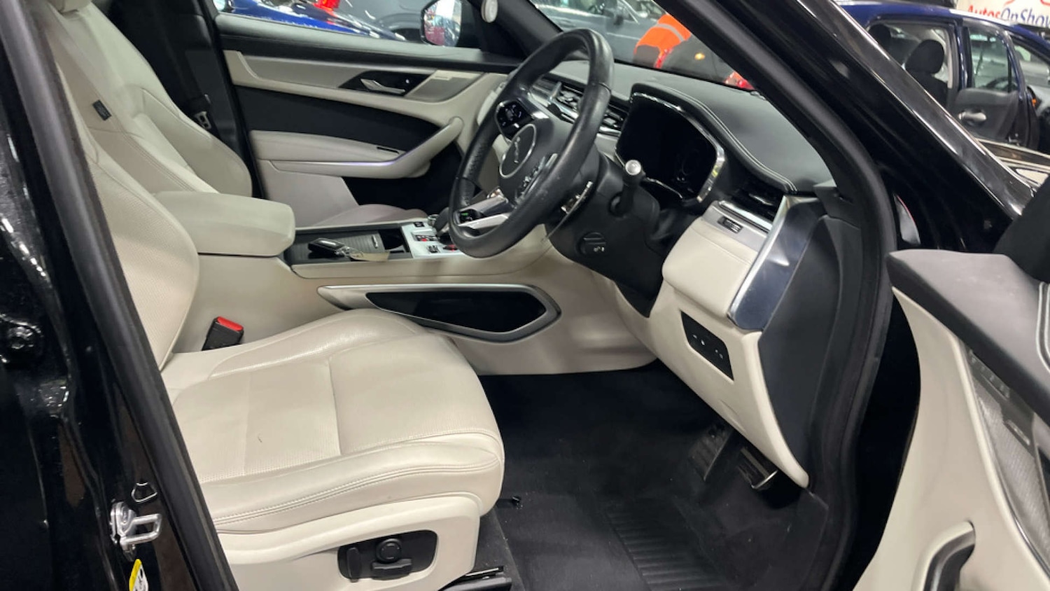 Used Jaguar F-Pace 2023 for sale - 77693740: Photo 3