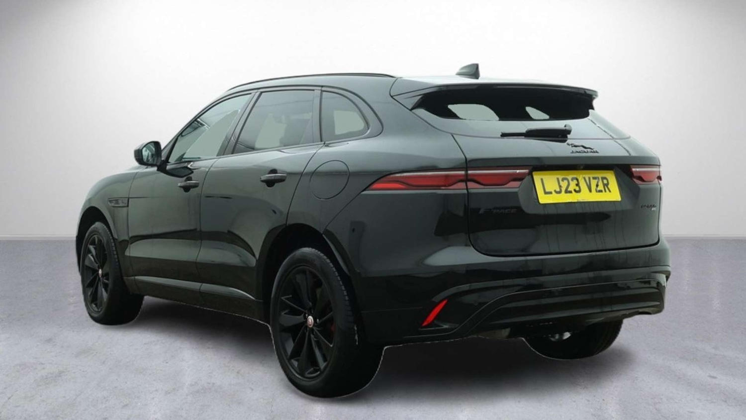 Used Jaguar F-Pace 2023 for sale - 77693740: Photo 4