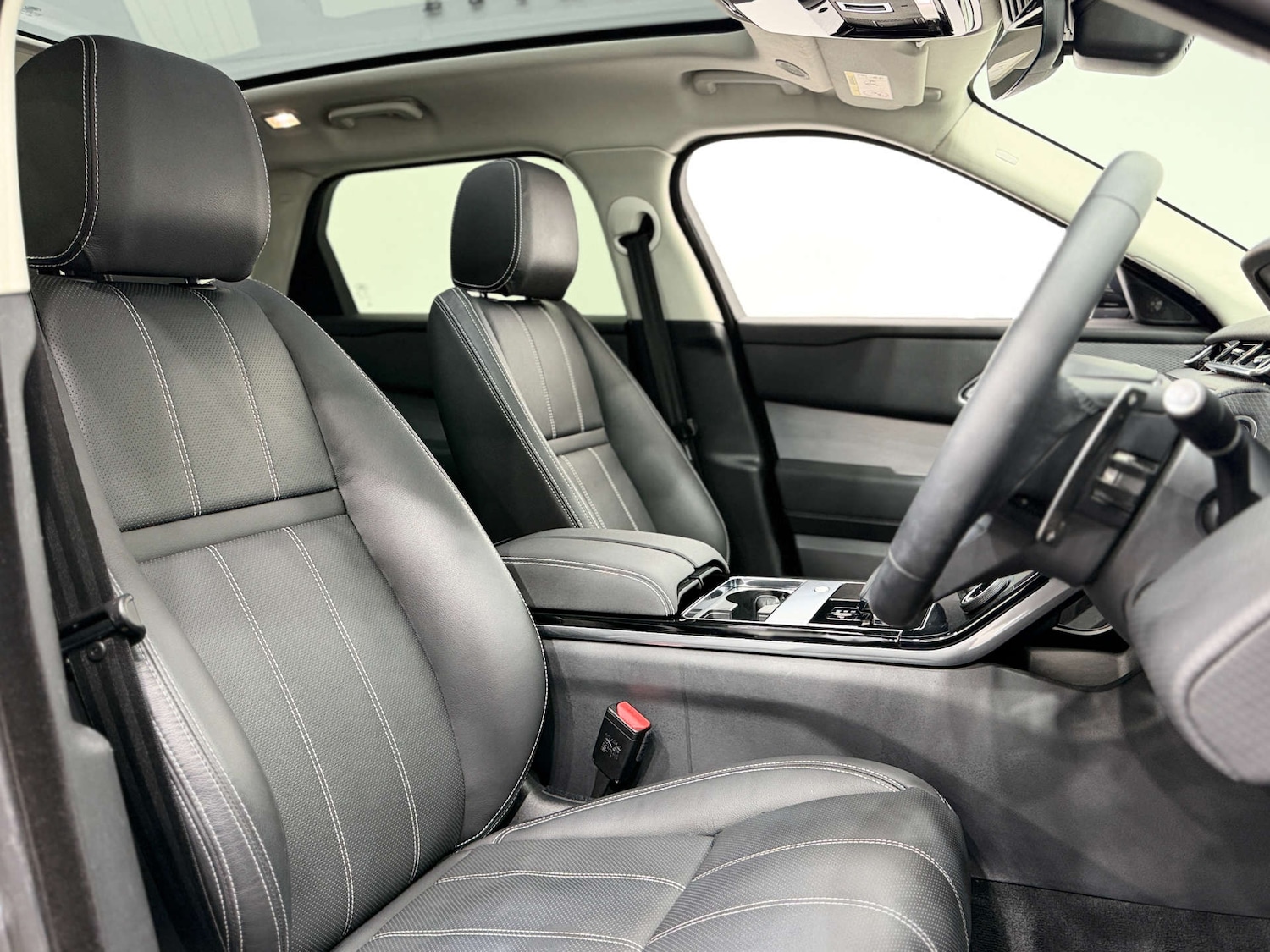 Used Land Rover Range Rover Velar 2022 for sale - 77833866: Photo 2