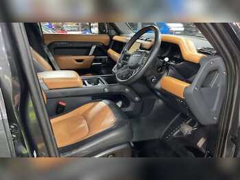 Used Land Rover Defender 2023 for sale - 77609377: Photo