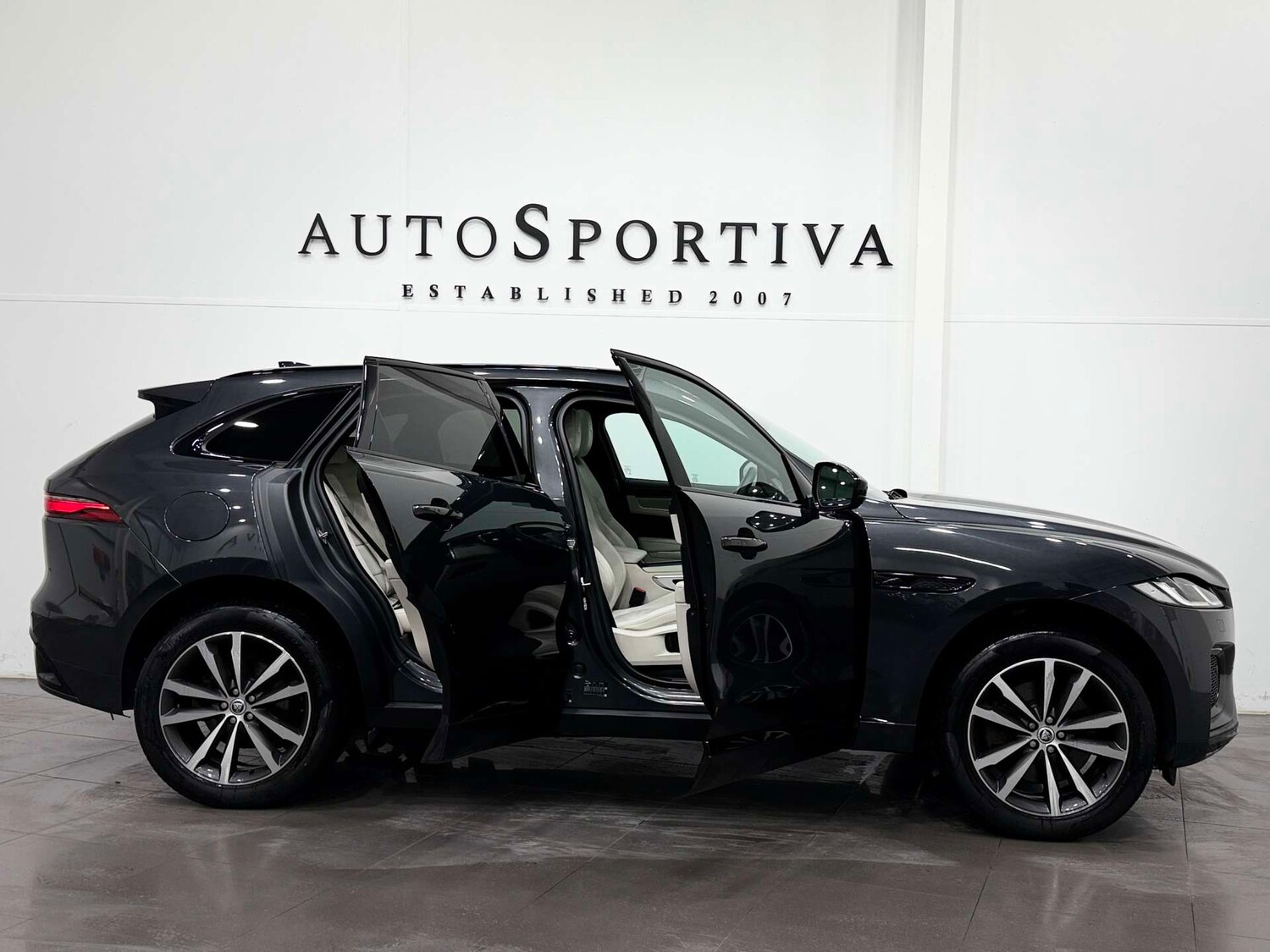 Used Jaguar F-Pace 2023 for sale - 77833864: Photo 15