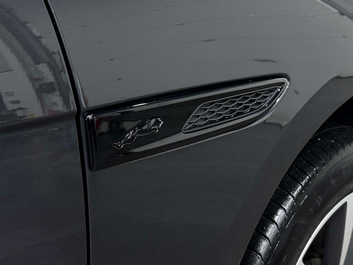 Used Jaguar F-Pace 2023 for sale - 77833864: Photo 32