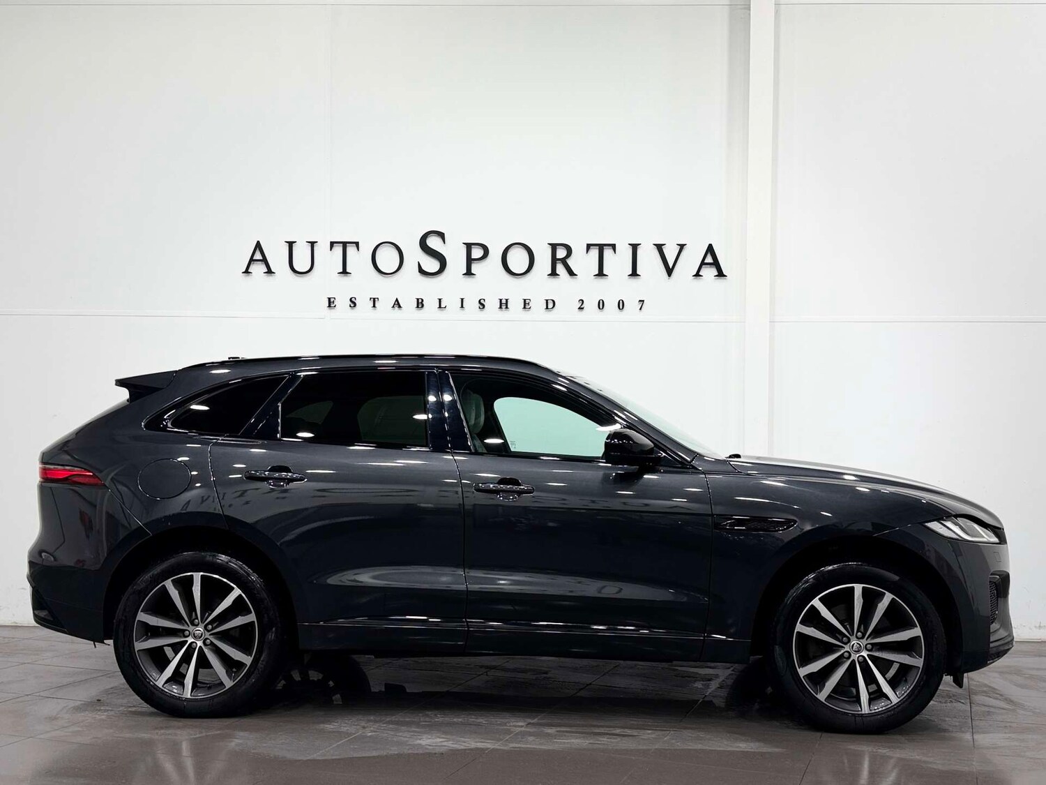Used Jaguar F-Pace 2023 for sale - 77833864: Photo 7