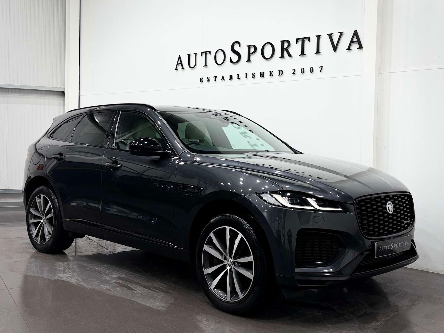 Used Jaguar F-Pace 2023 for sale - 77833864: Photo 8