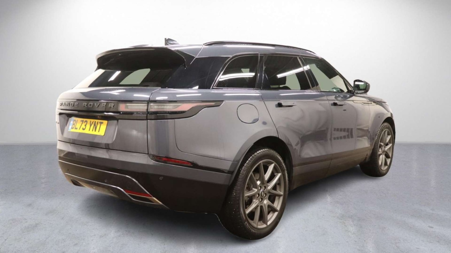Used Land Rover Range Rover Velar 2023 for sale - 77211853: Photo 4
