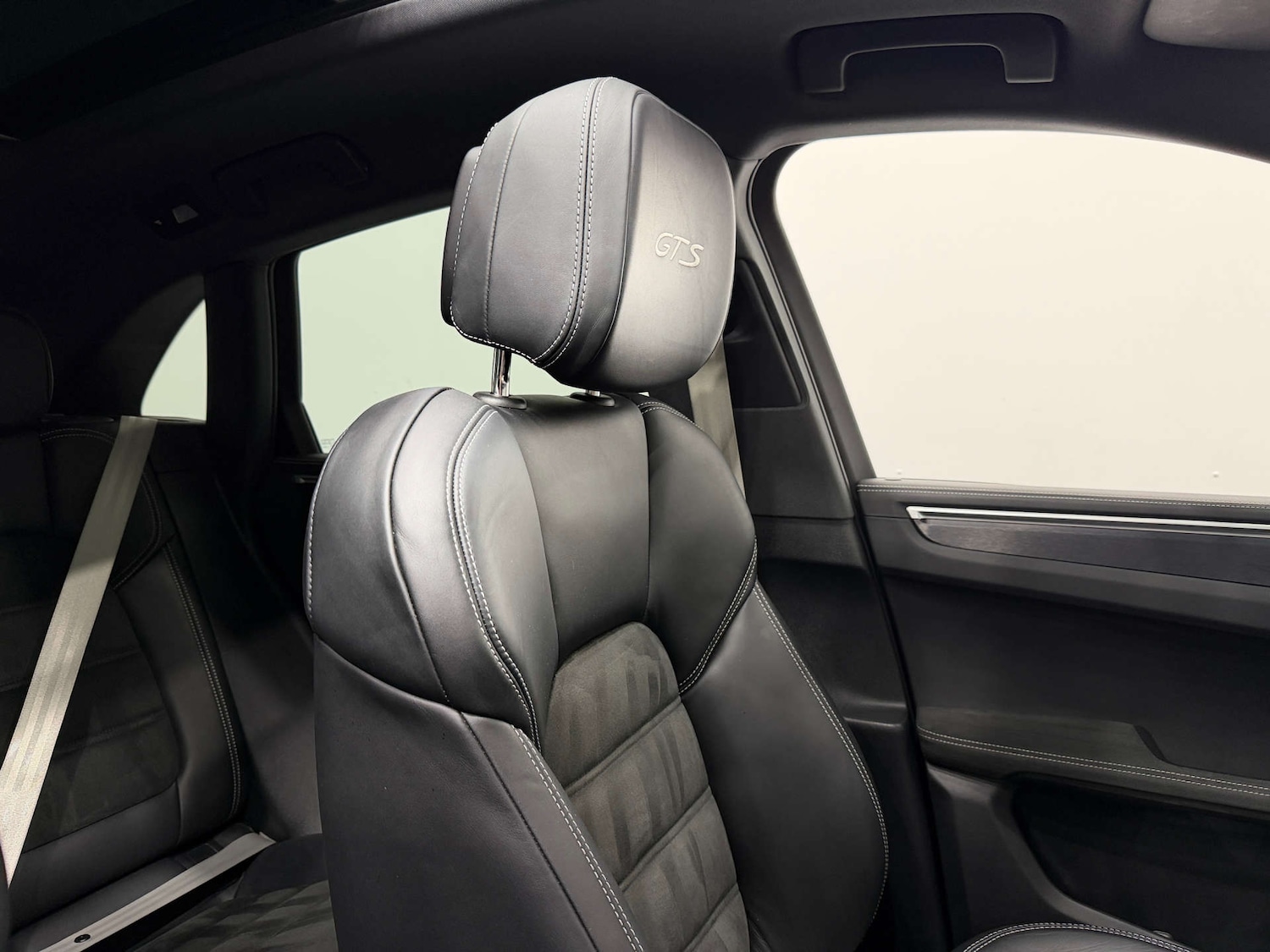 Used Porsche Macan 2022 for sale - 76910573: Photo 44