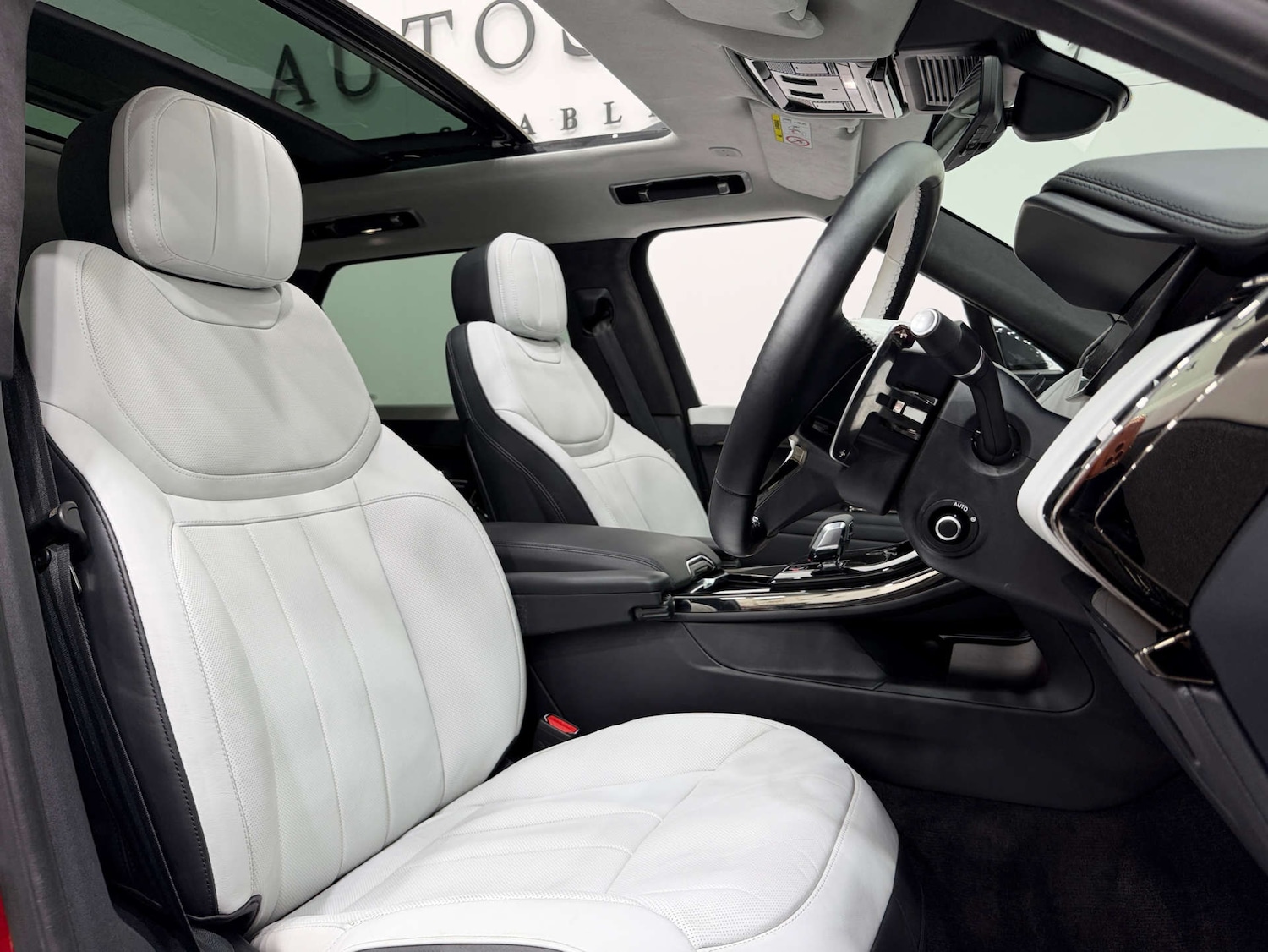 Used Land Rover Range Rover Sport 2024 for sale - 77833953: Photo 2