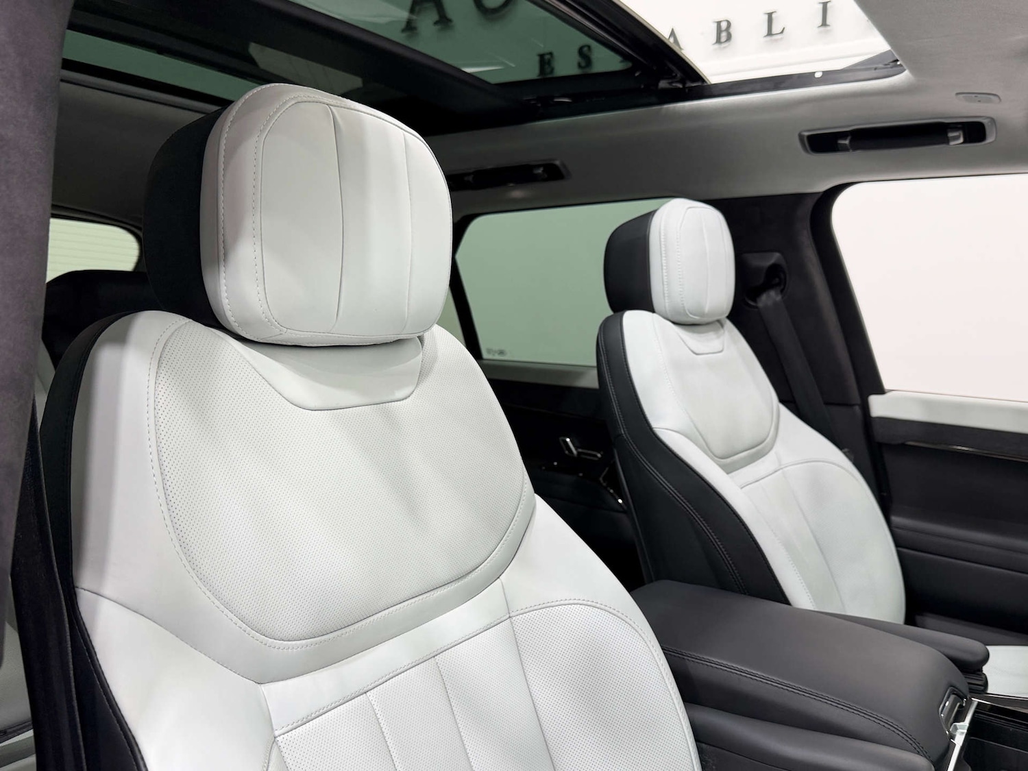 Used Land Rover Range Rover Sport 2024 for sale - 77833953: Photo 44