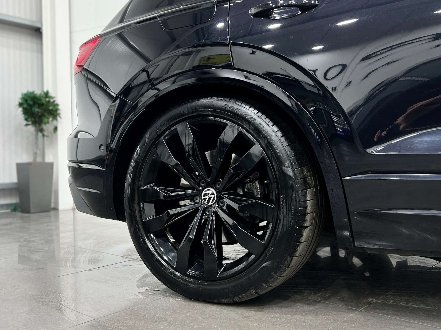 Used Volkswagen Touareg 2023 for sale - 76422511: Photo 12