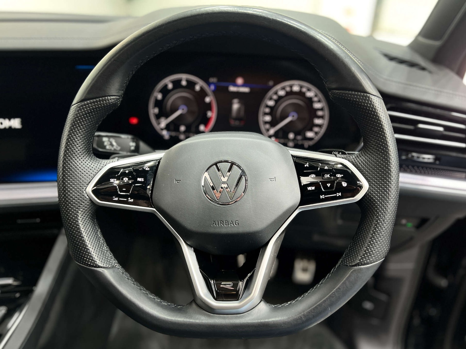 Used Volkswagen Touareg 2023 for sale - 76422511: Photo 17