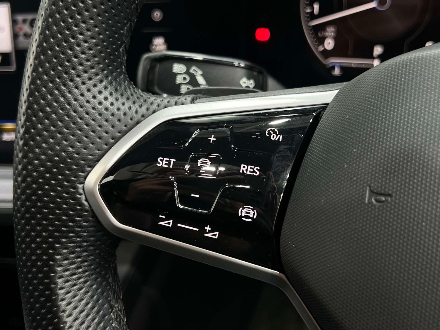 Used Volkswagen Touareg 2023 for sale - 76422511: Photo 18