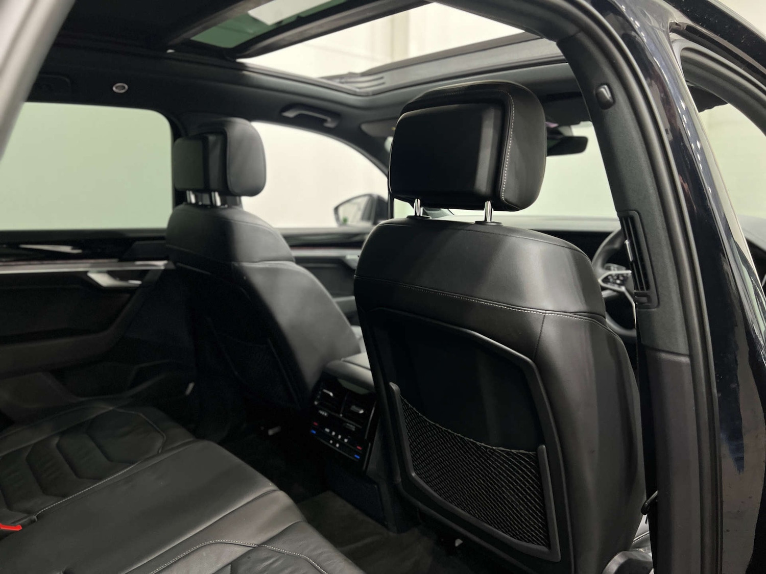 Used Volkswagen Touareg 2023 for sale - 76422511: Photo 22