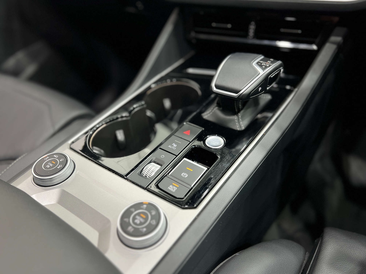 Used Volkswagen Touareg 2023 for sale - 76422511: Photo 32