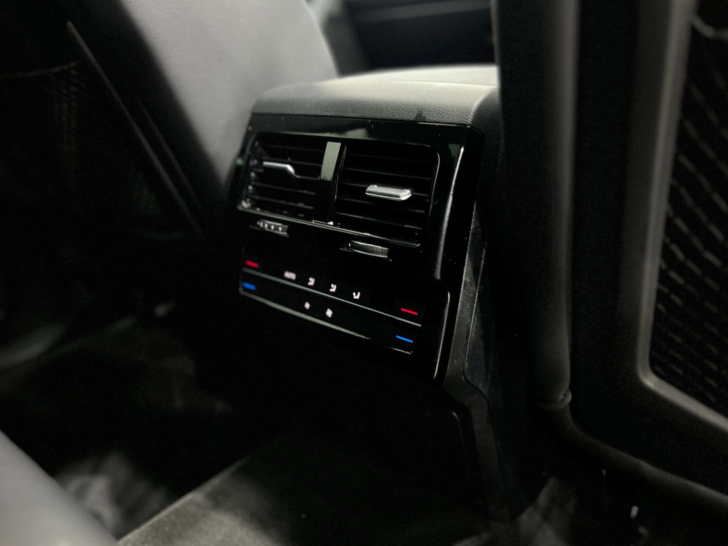 Used Volkswagen Touareg 2023 for sale - 76422511: Photo 33