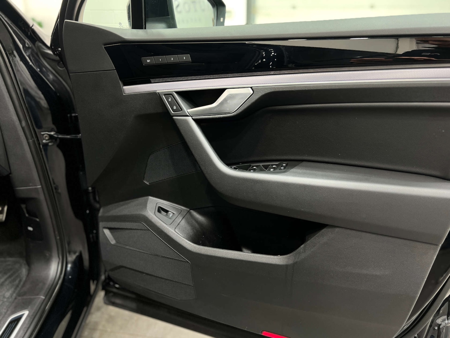 Used Volkswagen Touareg 2023 for sale - 76422511: Photo 34